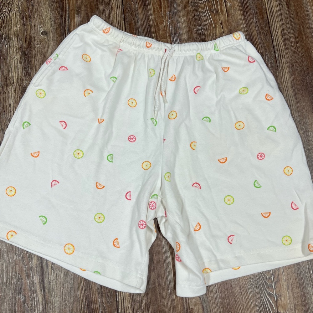 Vintage 90s Brekenridge white fruit print shorts